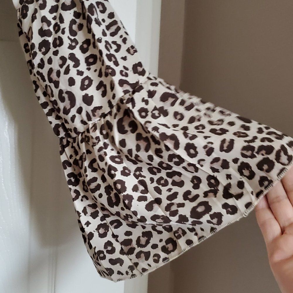Leopard print top - NEW - Picture 2 of 5